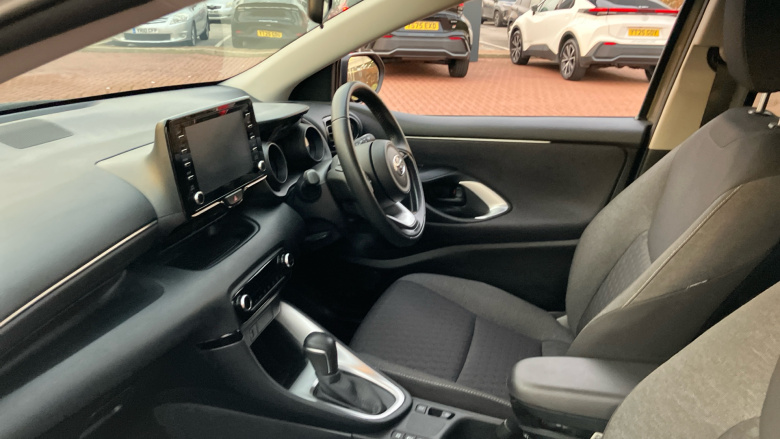 Toyota Yaris 1.5 Hybrid Design 5dr CVT Hybrid Hatchback